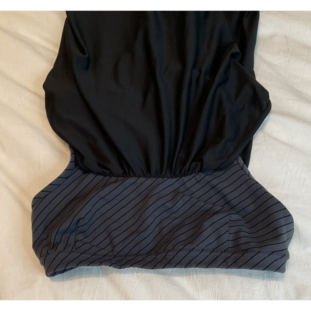 Athleta Woman’s Mesh Tank Top W/Cutout Sides Black/Gray Built In Bra Size Medium - Picture 3 of 9